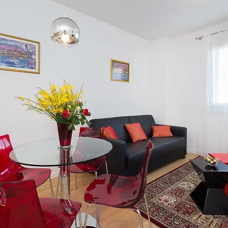 Vjera - Garage And Elevator Appartement Split