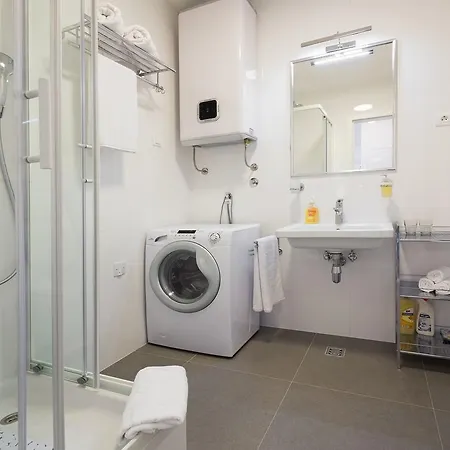 Vjera - Garage&elevator Lägenhet