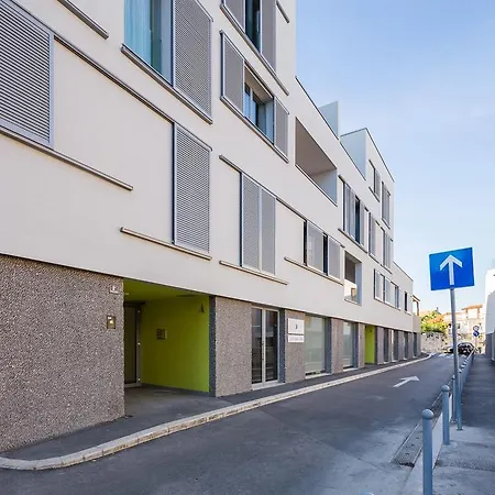 Vjera - Garage&elevator